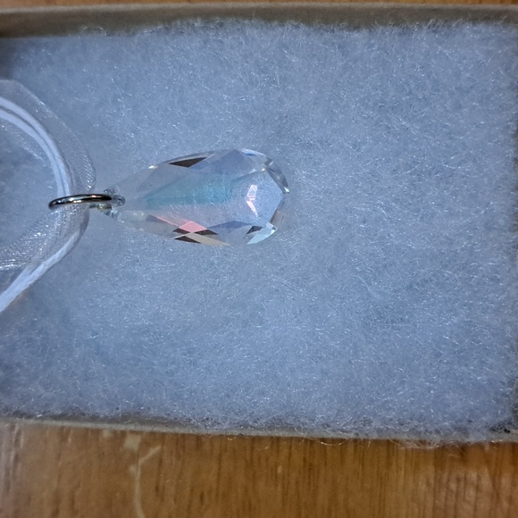 Shooting Star Crystal Marquise Necklace - Picture 3 of 6